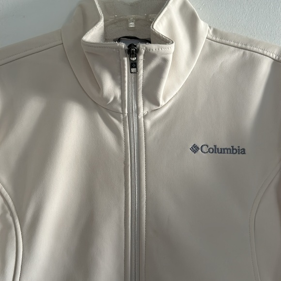 Columbia - Picture 2 of 6